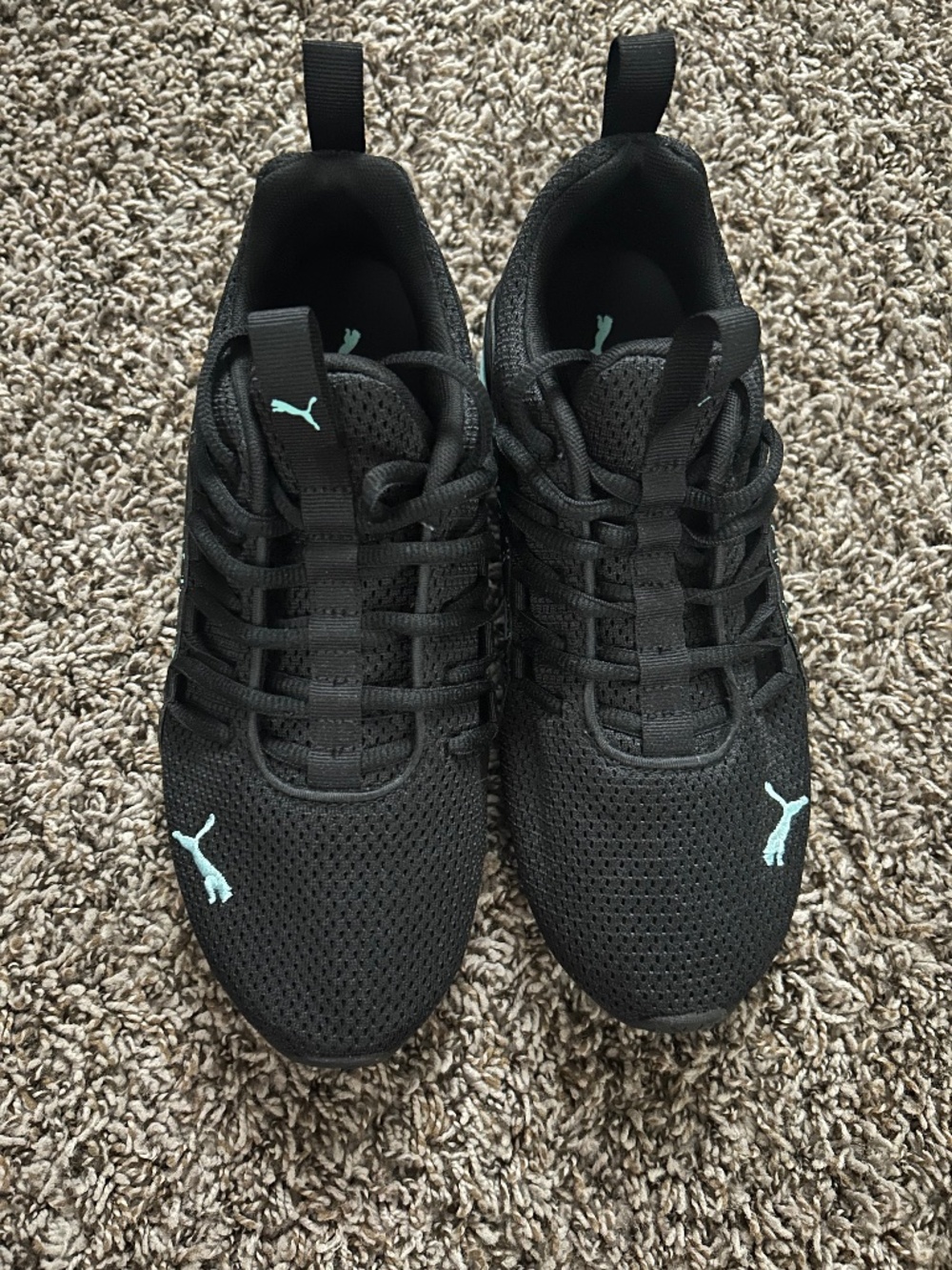 Women’s Size 8 Pumas